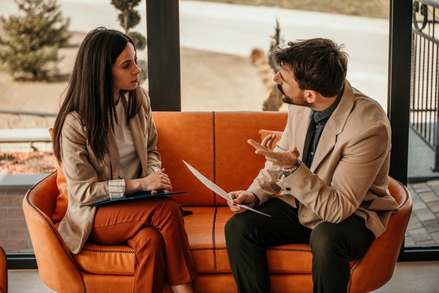 An attentive, one-on-one coaching conversation.